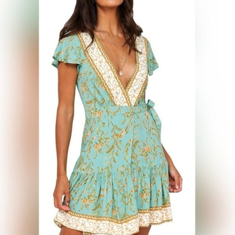 Zesica Bohemian Floral Wrap Mini Dress NWT | Size Medium | Cottagecore Date - Picture 2 of 9